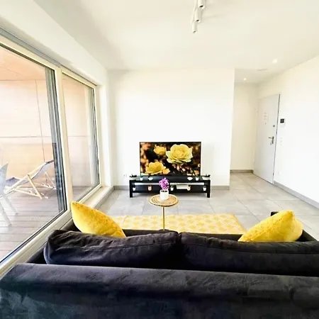 Private 1 Bedroom Haven With Terrace And Parking Lussemburgo