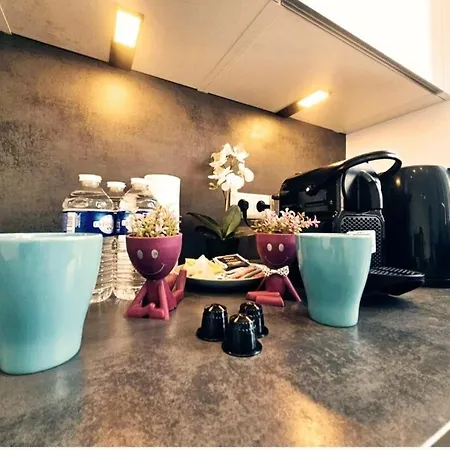 Private 1 Bedroom Haven With Terrace And Parking Appartamento