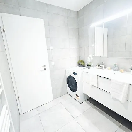 Private 1 Bedroom Haven With Terrace And Parking Appartamento Lussemburgo